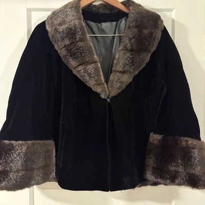 VTG Sears Fashions Velvet Capelet Jacket Fur Collar Cuffs Party Cocktail Drama - Image 1 of 4