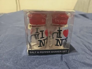 I LOVE NY SALT AND PEPPER GLASS SHAKERS RED CAP HEART 3 INCHES CLEAR SOUVENIR A5 - Picture 1 of 5