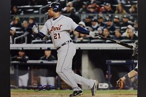 Delmon Young Detroit Tigers Autographed 8x10 Signed Photo MLB Authentic 17G