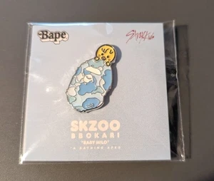 Pin de metal A Bathing Ape Bape x Stray Kids Skzoo BbokAri Felix Kpop nuevo de JP - Imagen 1 de 1