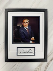 Henry Kissinger Firmato Taglio Jsa Auto Personalizzato Incorniciato Politico - Foto 1 di 3