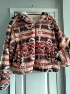 WOMEN'S C & C CALIFORNIA LIGHT COLORED GEOMETRIC FAUX FUR HOODIE ZIP AND POCKETS - Picture 1 of 10