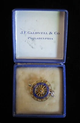 JEC 14k Gold DAR Daughters of the American Revolution Pin with box - Image 1 of 4