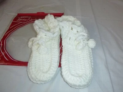 NOS Vtg Martco Bootie Socks Slippers White Acrylic Faux Suede Sole SZ 9.5-10.5 - Image 1 of 4