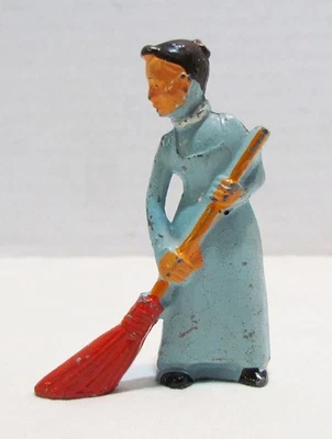 FIGURA DE PLOMO MANOIL HAPPY FARM SERIE MUJER BARRIENDO CON ESCOBA 41/35 VINTAGE Foto 1 de 3