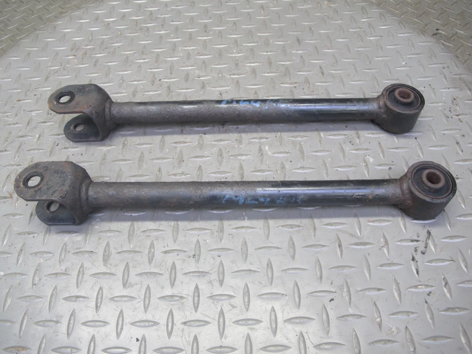 98-05 LEXUS JZS160L GS400 GS300 SET OF 2 REAR LEFT & RIGHT LOWER CONTROL ARM OEM - Image 1 of 4
