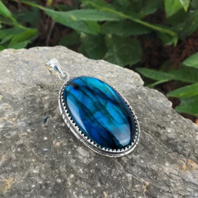 Pingente de prata esterlina 925 feito à mão com pedra preciosa de labradorita azul 2,2"" - Imagem 1 de 4