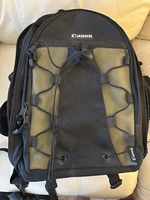 Canon 200EG Deluxe Camera BackPack, Olive & Black With Inserts & Dividers - Image 1 of 4