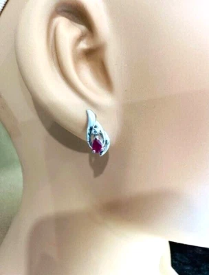 Brincos de ouro branco 14K com pera e rodolito com diamante - Imagem 1 de 4