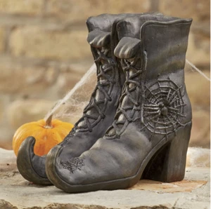 NWT Witch's Boots Double Tea Light Holder Halloween Yankee Candle Style Decor - Picture 1 of 2