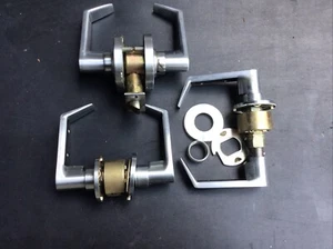 Lot Of 3 Used Commercial Schlage Locks ,no Screws CSL-33 - Picture 1 of 5