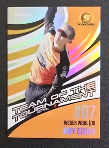 2024 Traders Luxe Cricket TT07 AMY EDGAR Team Of The Tournament Perth Scorchers - Foto 1 di 2