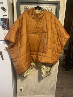 CAPA PONCHO ACOLCHADA BANDA DE VIAJE NARANJA FREE PEOPLE NUEVA SIN ETIQUETAS .M/ÑOSSZ ML Foto 1 de 4