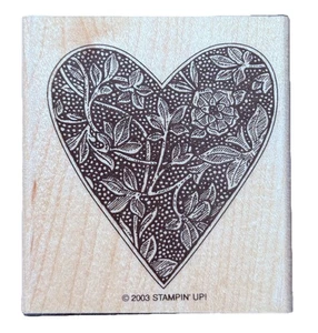 Sello de goma de madera con textura de flores en forma de corazón símbolo de San Valentín tiempos suaves - Imagen 1 de 2