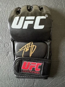 Tito Ortiz Signed Autographed UFC Fight Glove PSA/DNA COA Champion autograph - Picture 1 of 2