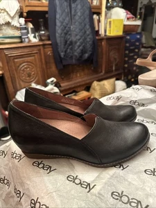 Dansko Damen-Pumps Größe 40 (EU) 9 (US) schwarz Leder hochhackig Slipper - Bild 1 von 13