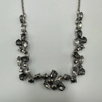 Colar declaração de strass preto tom prata lágrima marquesa aglomerados 16" - Imagem 1 de 4