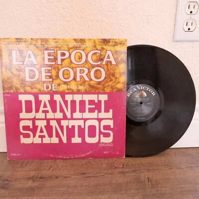 DANIEL SANTOS La Epoca de Oro de 1941 - 1942 LATIN LP Carino M- - Image 1 of 2
