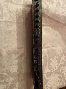 Alesis 3630 Compressor - Picture 1 of 2