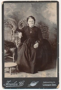 Elderly Woman Cabinet Card Photo Victorian Wicker Chair Fowler & Co. Lindsay - Imagen 1 de 2