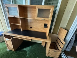 Sauder Corner Computer Desk With Hutch - Picture 1 of 7