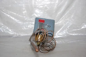JOHNSON CONTROLS T-7406-1 TEMP CONTROL - Picture 1 of 3