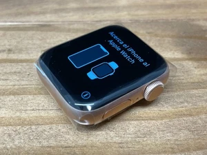 Apple Watch SE (1st Gen) 40mm - Gold Aluminum (GPS) NEW - DEFECTIVE - READ - Photo 1 sur 6