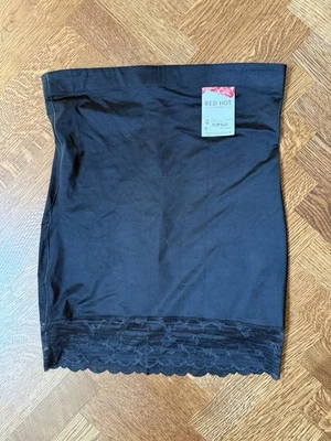 Novo com etiquetas Red Hot Spanx Luxe & Lean Half Slip Black Shapewear Lingerie de Renda 1X - Imagem 1 de 4