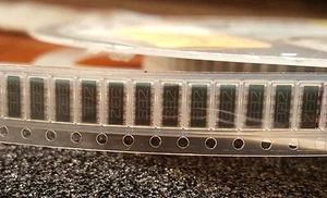 CTS 745C101101J Resistance Array 3,3Kω Ohm 8Res 2512 **NEU** Stck.50 - Bild 1 von 1