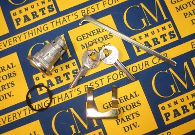 Cadillac Oldsmobile Pontiac 1955-1958 cilindro de bloqueo de maletero con llaves GM auténticas Foto 1 de 4