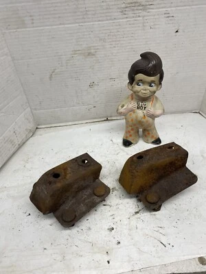 68 69 1971 1972 1973 1974 AMC JAVELIN AMX PARACHOQUES TRASERO SOPORTE MONTAJE S oxidado Foto 1 de 4