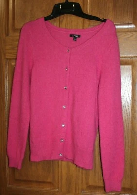 Cárdigan Suéter Mezcla Angora Med Apt. 9 botones bling rosa cuello redondo con joyas Foto 1 de 4