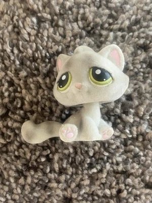 Hasbro Littlest Pet Shop LPS #323 Fuzzy Gray Tabby Cat Kitten with Green Eyes - Image 1 of 4