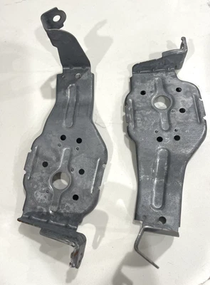 Toyota Avalon 2013-2015 Factory Radio Mounting Brackets With Bolts - Image 1 of 4