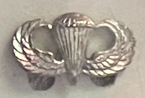 STERLING SILVER~WW2 US ARMY AIR CORPS~ SMALL 1" PARATROOPER WINGS~ MILITARY PIN - Picture 1 of 11