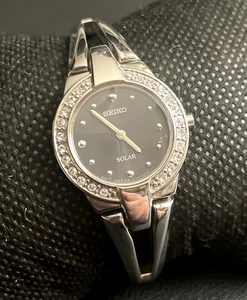 Seiko Solar Watch Ladies Small Stainless Steel Sapphire Crystal SUP205 Bracelet - Picture 1 of 16