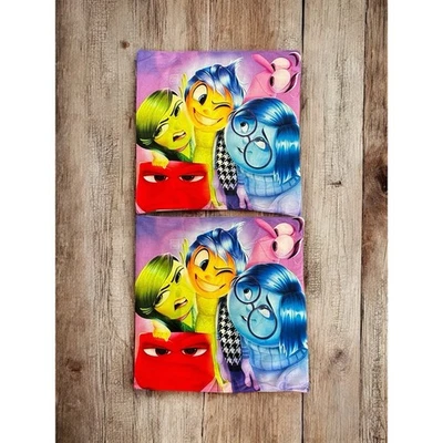 Juego de 2 fundas de almohada de felpa de 18"x18" Disney Pixar Inside Out Emotions Foto 1 de 4