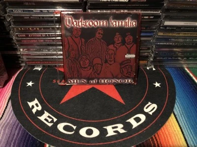 Darkroom Familia Men Of Honor Norteno Rap CD Sir Dyno Missing Back Inlay Duke Foto 1 de 4