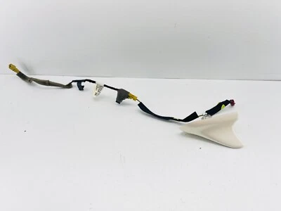 Antena de radio blanca Cadillac CTS 2014-2019 sedán techo aleta de tiburón 22956606 OEM Foto 1 de 4