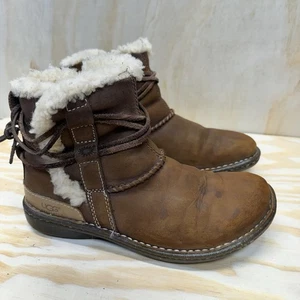 UGG Caspia Women's Brown Leather Shearling Lined Ankle Boots  Size 6 - Picture 1 of 10