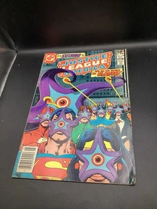 DC It's Starro VS Justice League of America #190 May 1981. - Picture 1 of 2