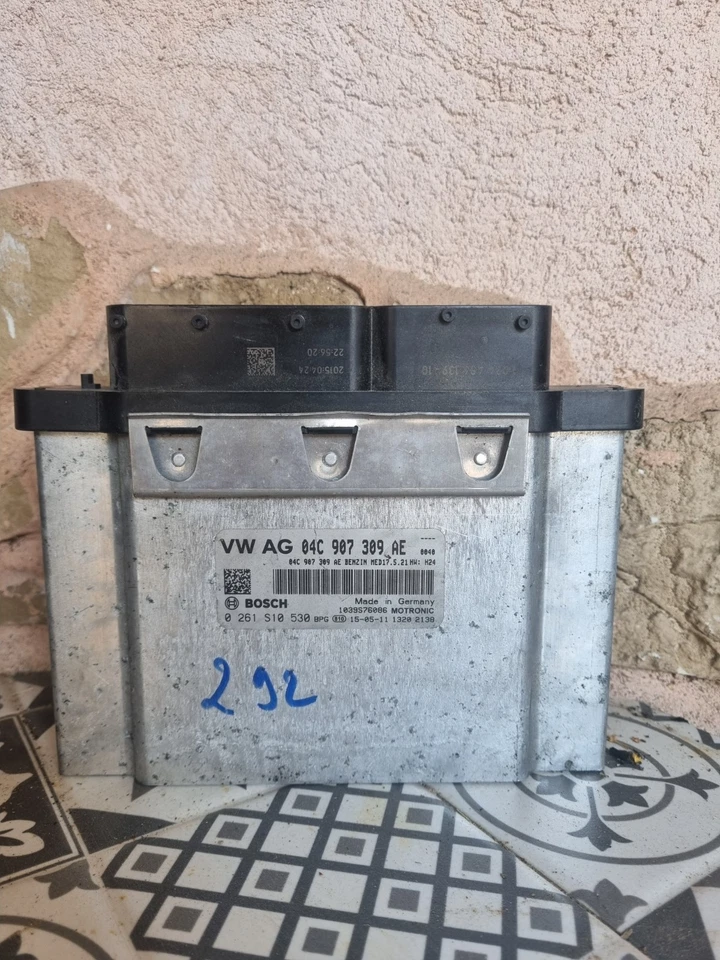 C292 BOSCH MED17.5.21 0261S10530 VW AG 04C907309AE Skoda VW Audi - Image 1 of 1