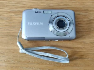 Fujifilm Digital Camera FinePix JV200 14.0MP Silver - Picture 1 of 8