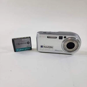 Sony Cyber-shot DSC-P200 7.2MP Compact Digital Camera - Picture 1 of 10