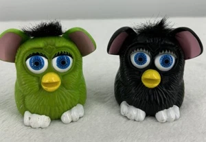 FURBY 1998 McDonald’s Plástico Push Tail Mueve Orejas-Cubre Ojos Verde y Negro - Imagen 1 de 11
