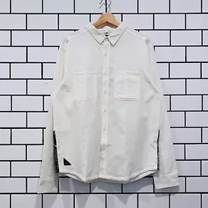 10 CAMISETA DE TRABAJO CON BOTONES DE COLA ROJA PROFUNDA BLANCA - Imagen 1 de 5