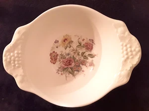 Vintage Homer Laughlin Eggshell Theme China G42N5 Lugged 7" Cereal Berry Bowl - Picture 1 of 16