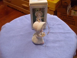 1993 Enesco Precious Moments ORNAMENT "Share In The Warmth Of Christmas" 527211! - Picture 1 of 12