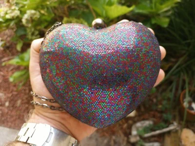 Bolso sin asas bandolera de noche con brillo púrpura en forma de corazón - Charlotte Russe Foto 1 de 4