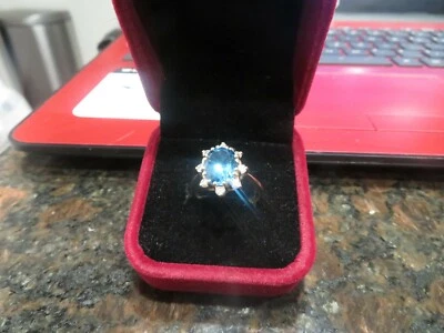 Beautiful 14 k Solid Gold Diamond / Blue Topaz Ring Size 7 3/4" 4.5 gr - Image 1 of 4